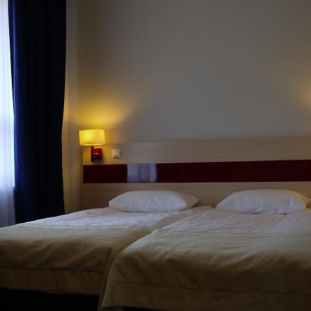 Hotel Optima Pochayiv Počajiv Exteriér fotografie