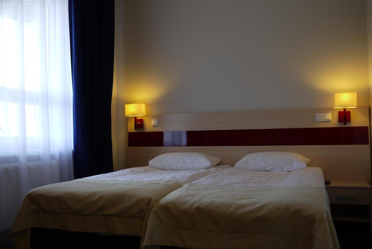 Hotel Optima Pochayiv Počajiv Exteriér fotografie
