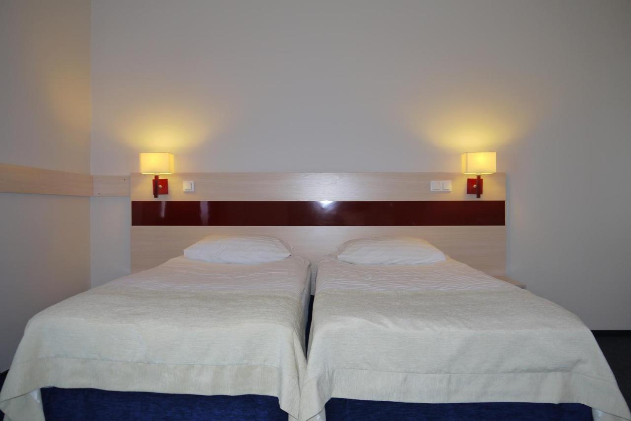 Hotel Optima Pochayiv Počajiv Exteriér fotografie