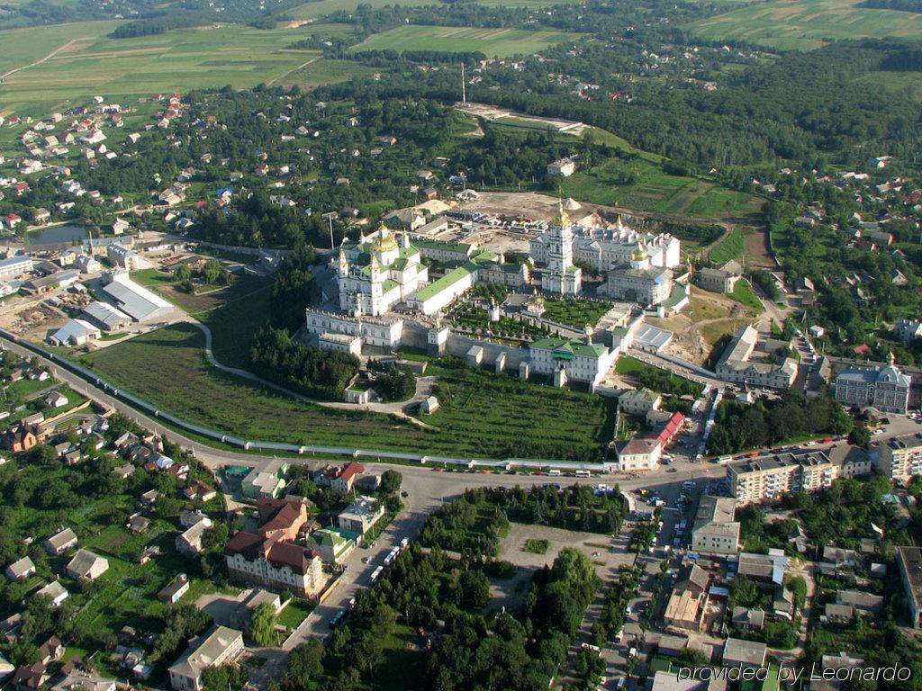 Hotel Optima Pochayiv Počajiv Exteriér fotografie