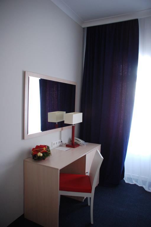 Hotel Optima Pochayiv Počajiv Exteriér fotografie