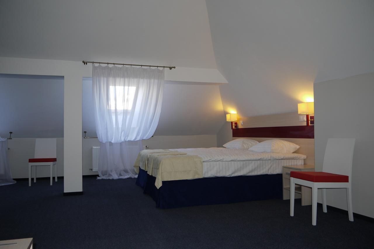 Hotel Optima Pochayiv Počajiv Exteriér fotografie